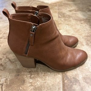 Cognac leather heeled boots
